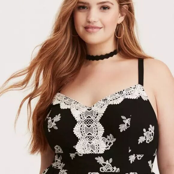 Torrid Black and White Chiffon Embroidered Maxi Dress Size 2X EUC - Picture 3 of 5